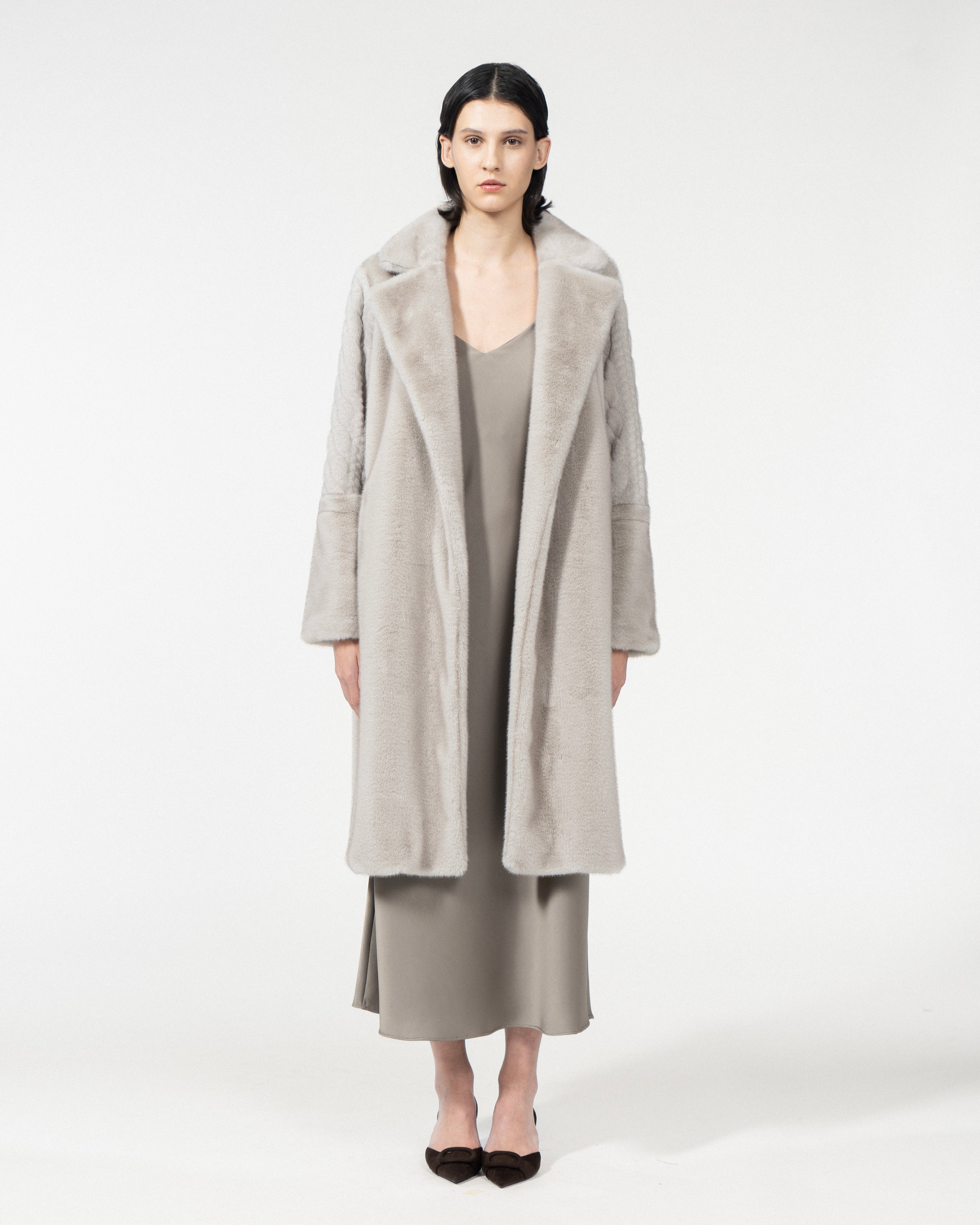 CAPPOTTO CON DECORAZIONE TRECCE