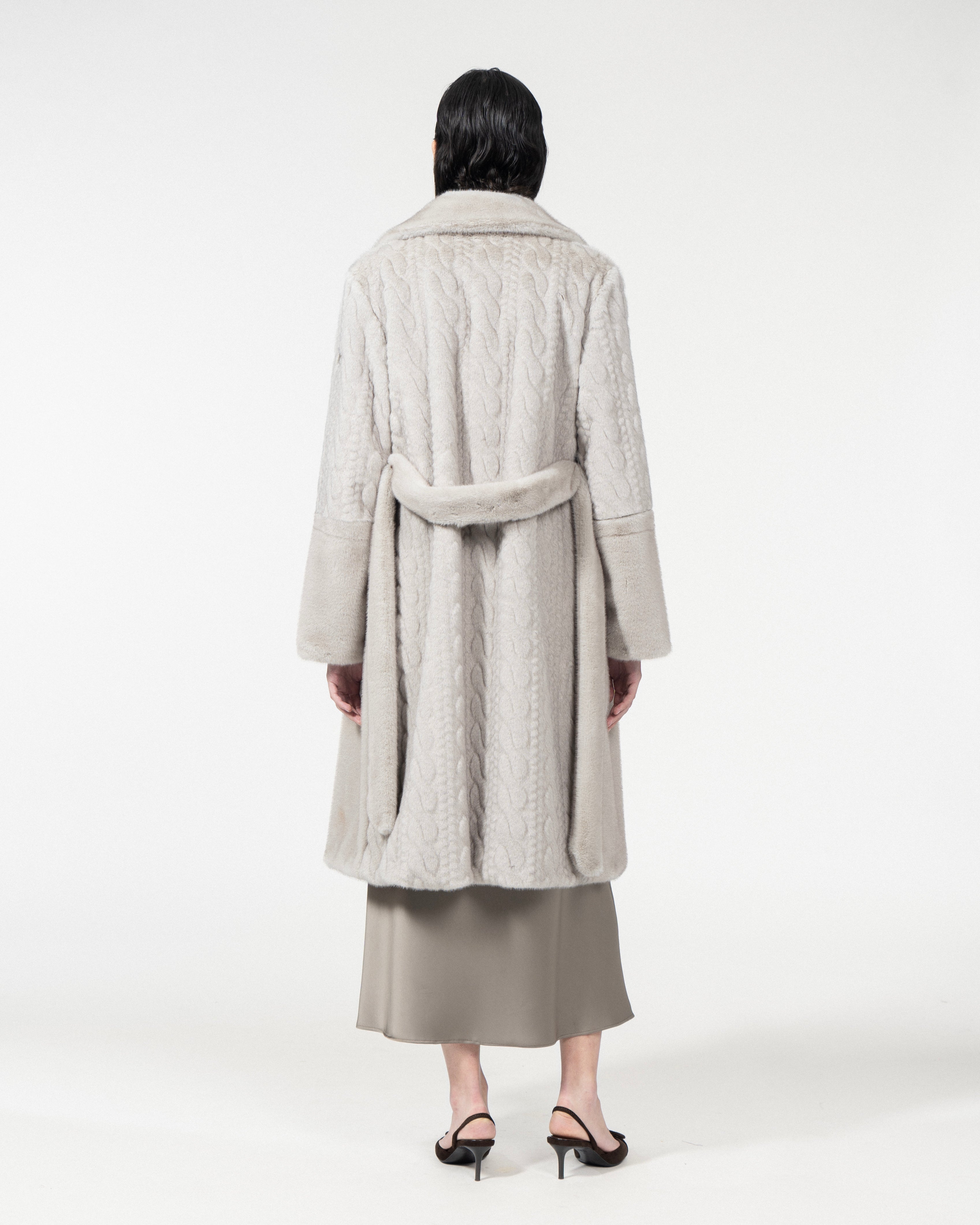 CAPPOTTO CON DECORAZIONE TRECCE