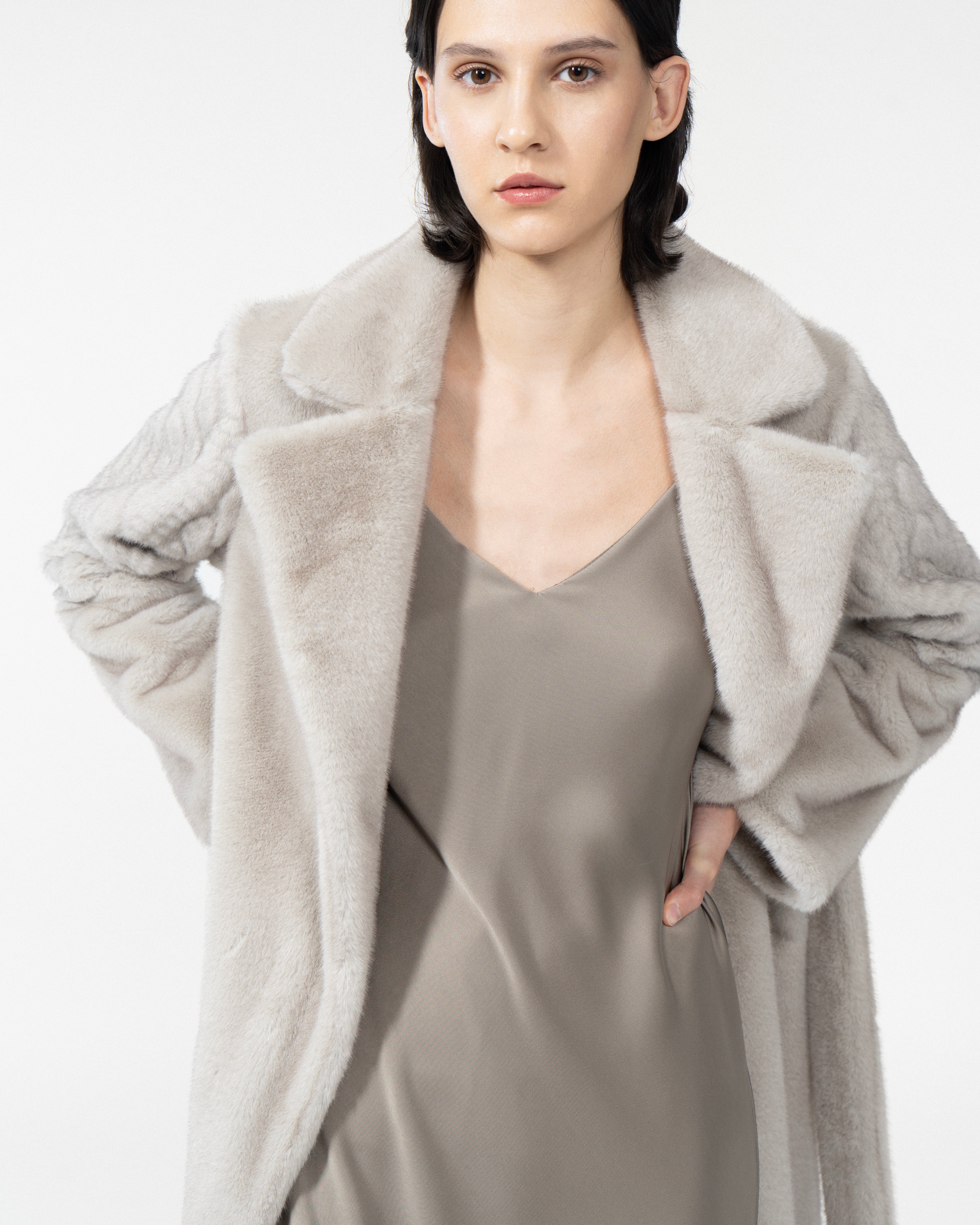 CAPPOTTO CON DECORAZIONE TRECCE