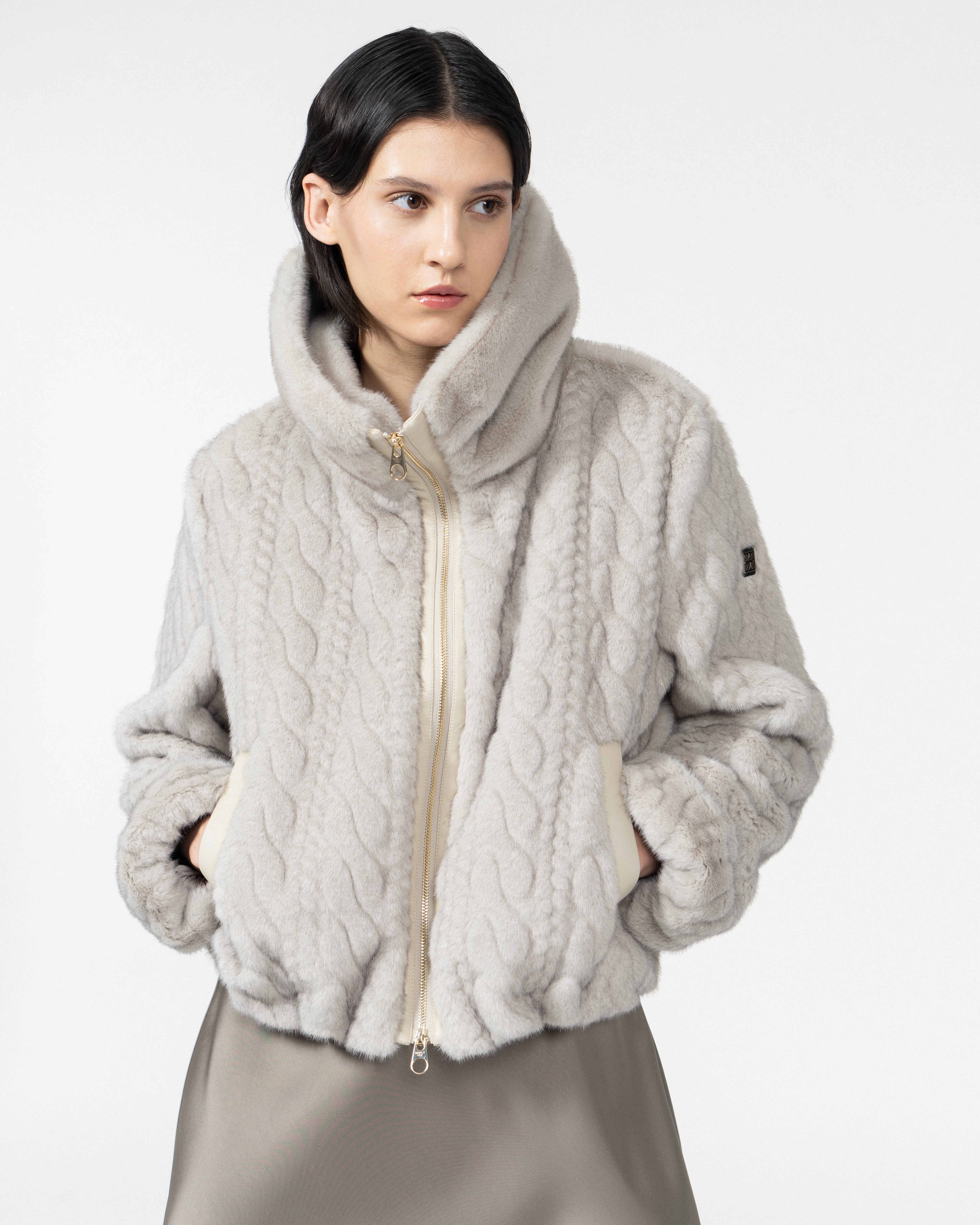 BOMBER CON DECORAZIONE TRECCE