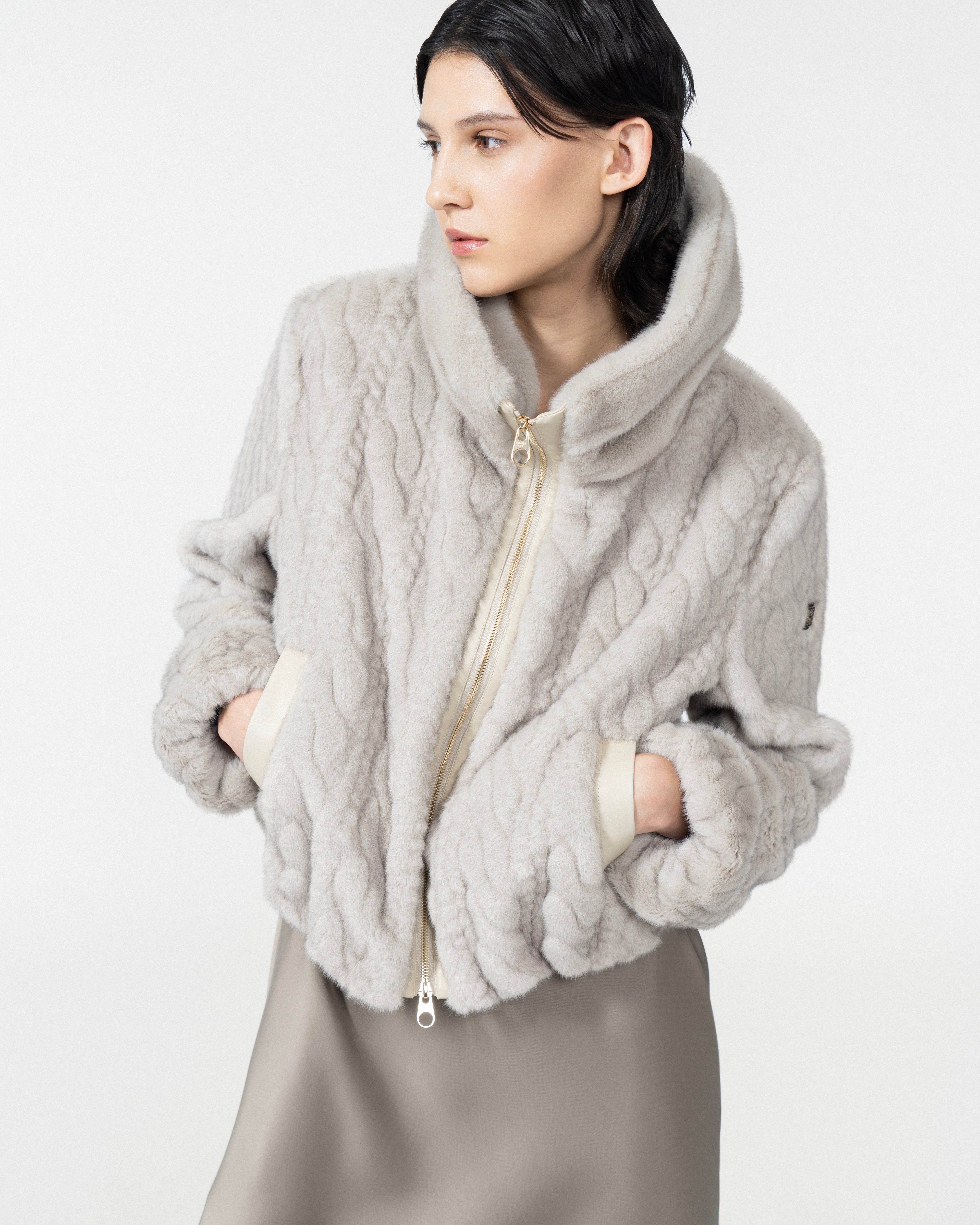 BOMBER CON DECORAZIONE TRECCE