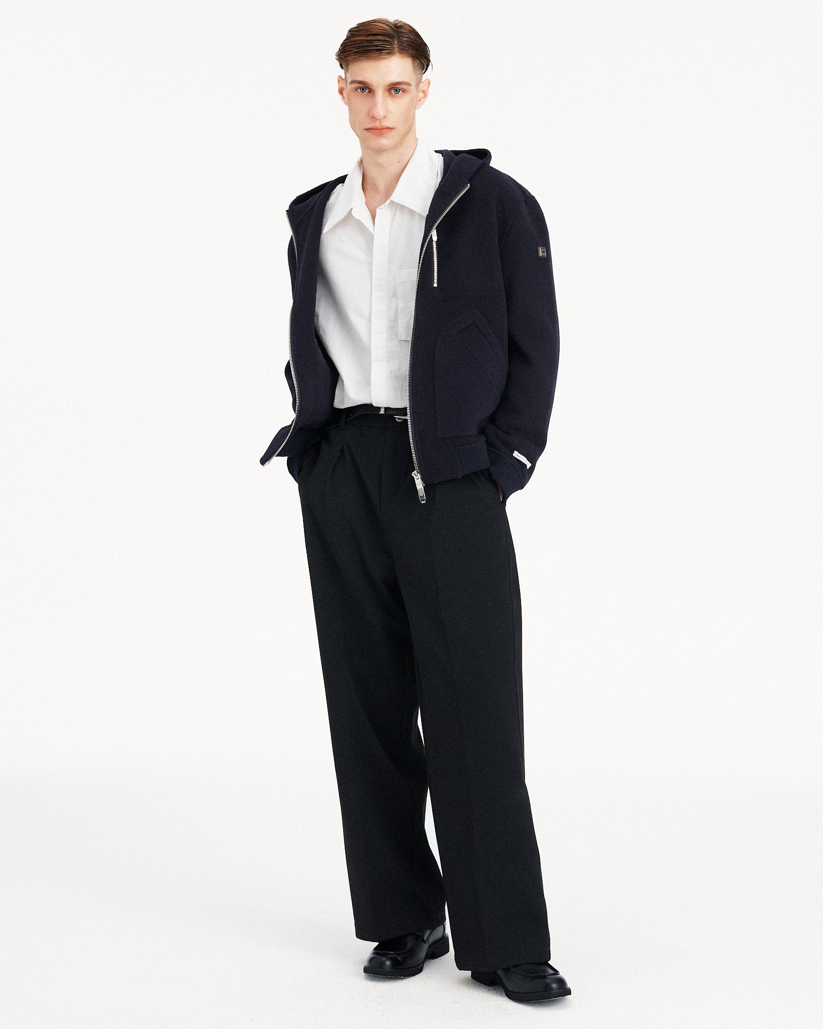 GIACCA BLU CORTA CON ZIP E CAPPUCCIO