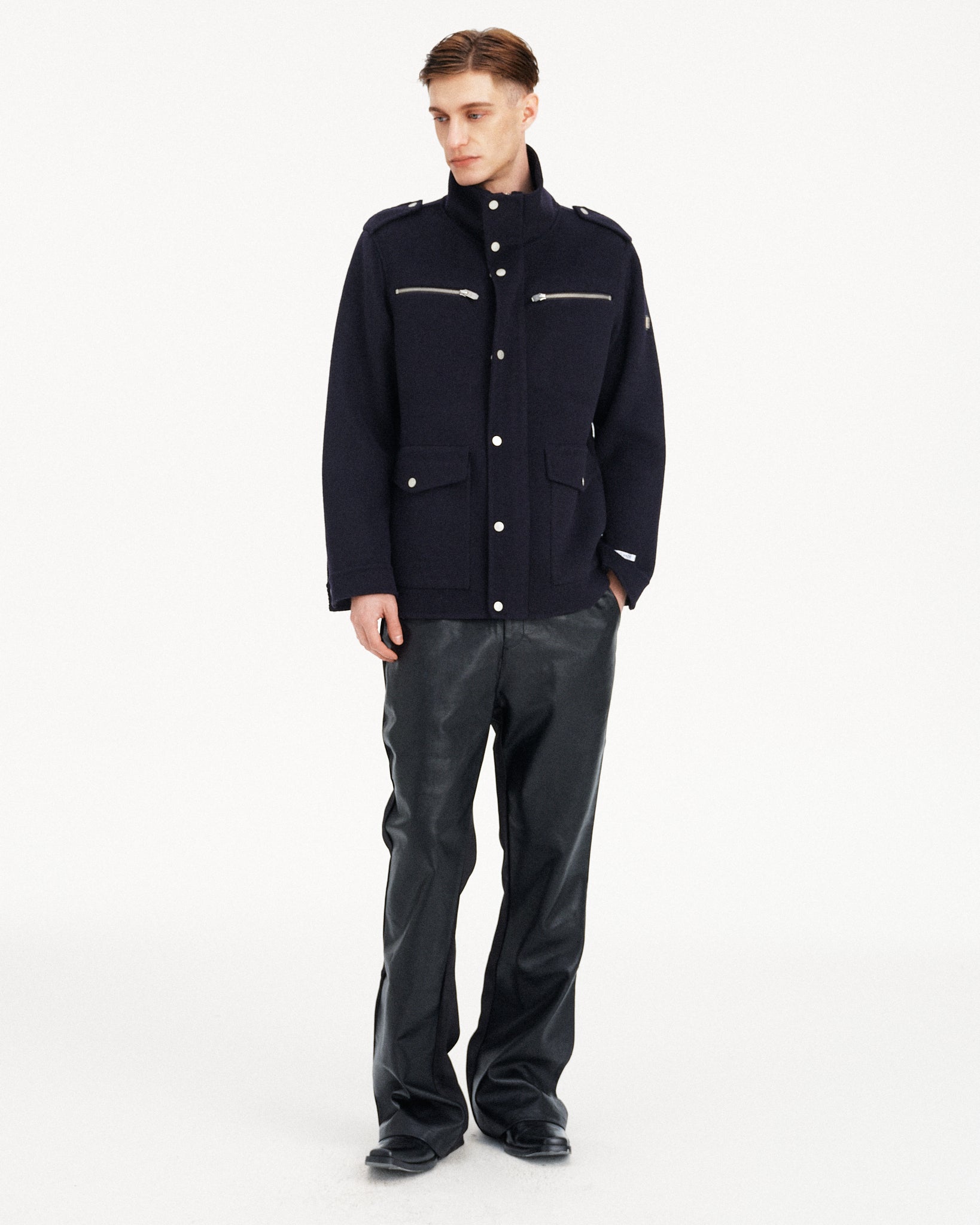 CAPPOTTO CON CHIUSURA A BOTTONI