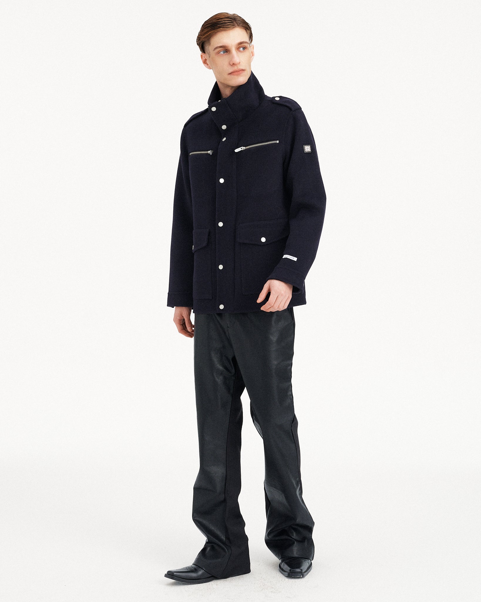 CAPPOTTO CON CHIUSURA A BOTTONI