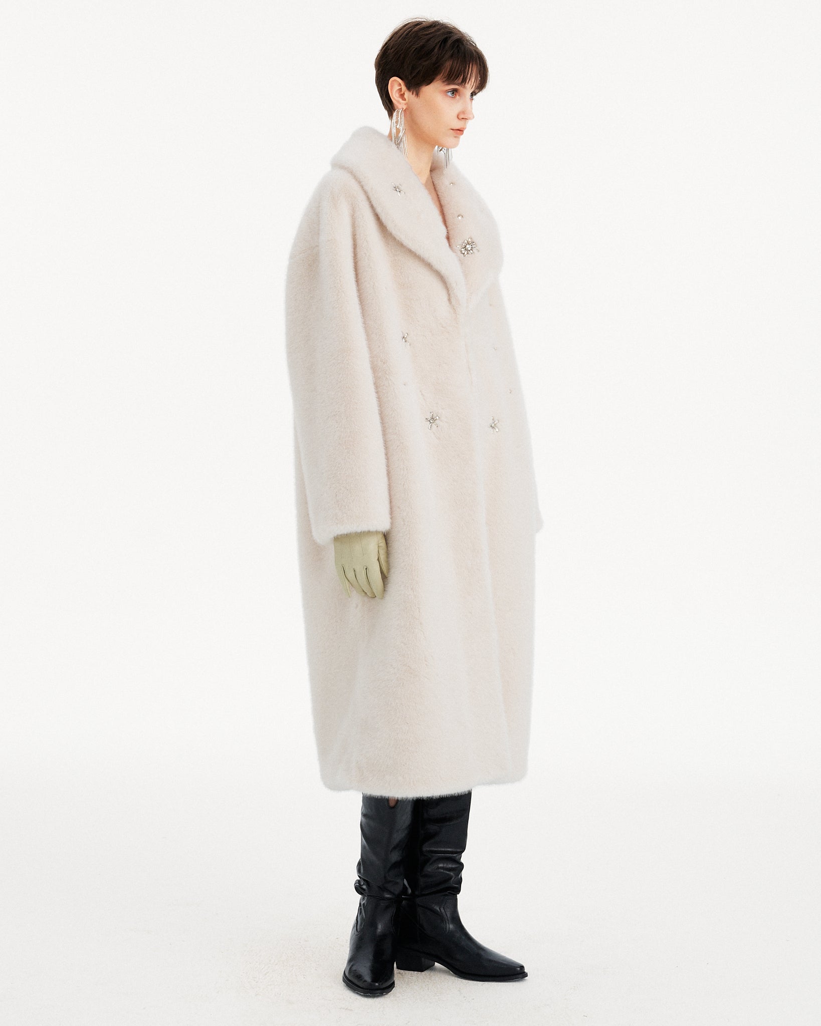 CAPPOTTO LUNGO IN ECOPELLICCIA CON RICAMI