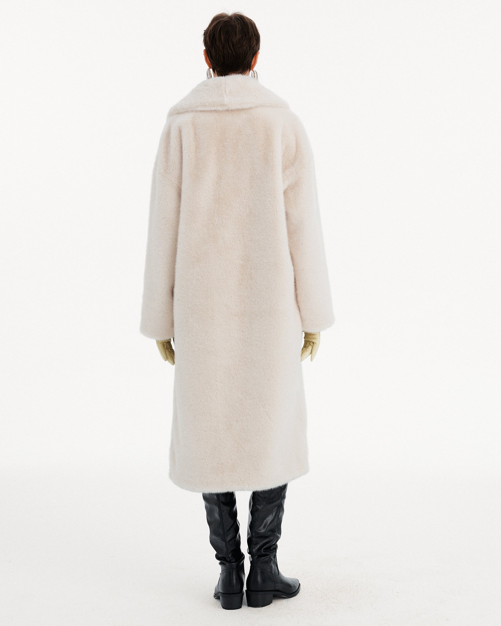 CAPPOTTO LUNGO IN ECOPELLICCIA CON RICAMI