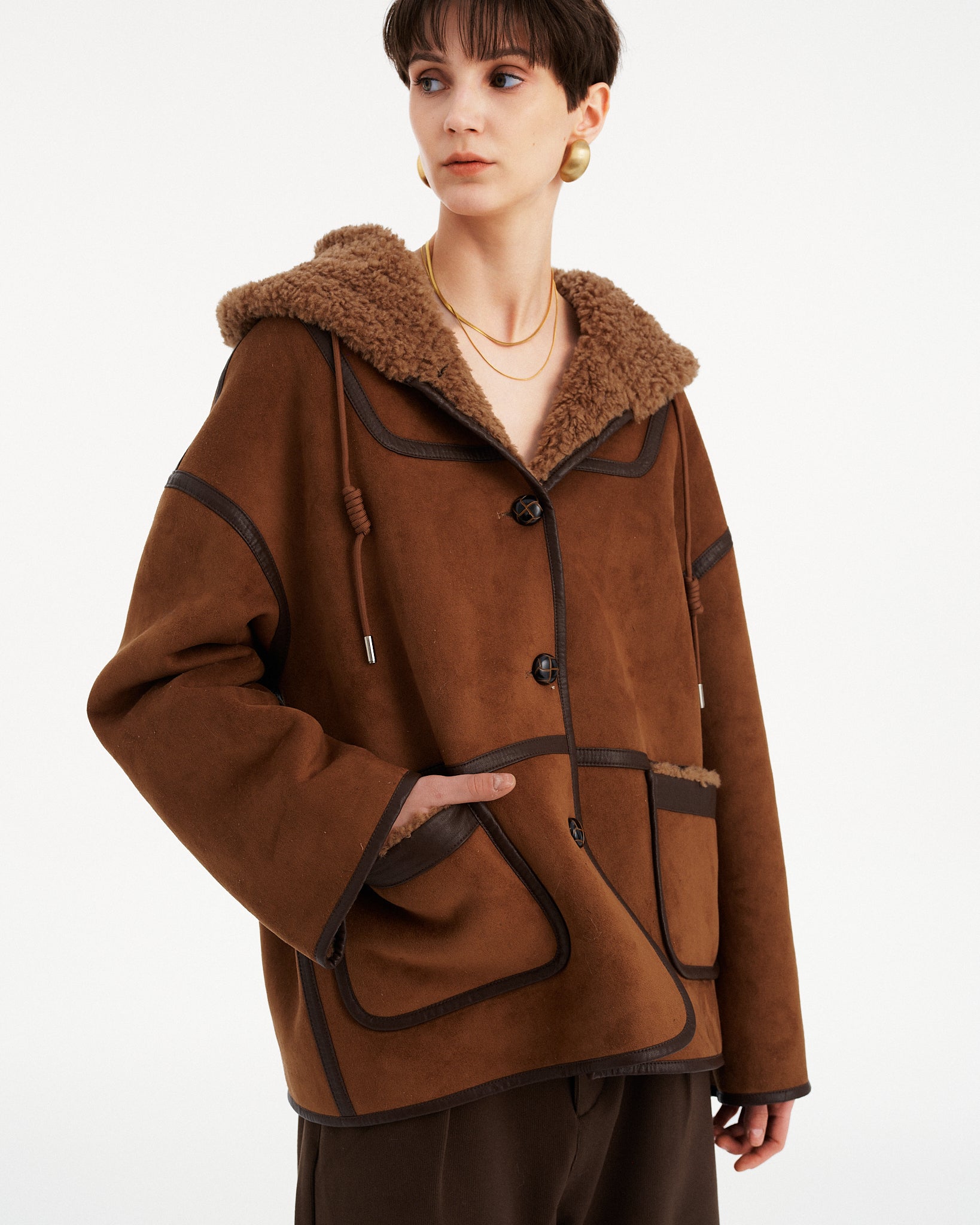 CAPPOTTO CORTO SCAMOSCIATO