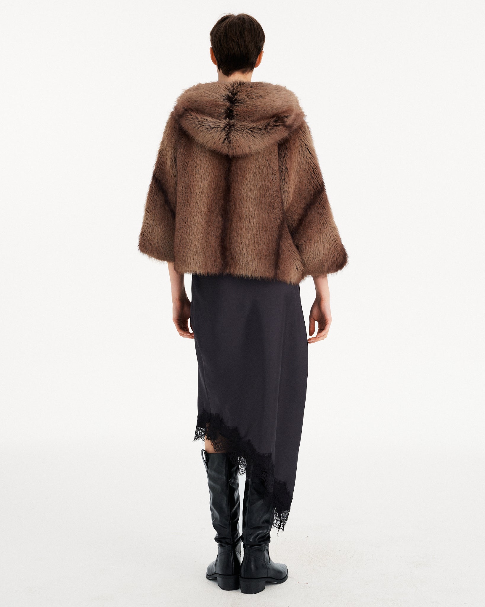 CAPPOTTO IN ECOPELLICCIA CON VOLUME